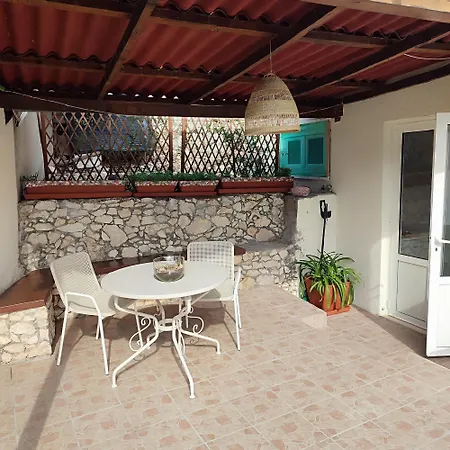 Guest house Vuljan