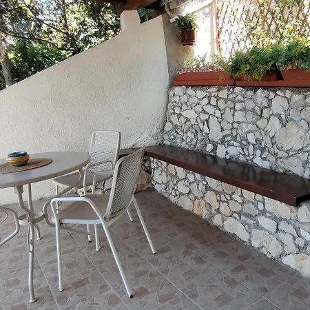 Vuljan Guest house 3*