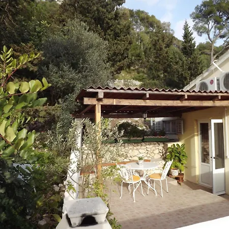 瓦里安宾馆 赫瓦尔